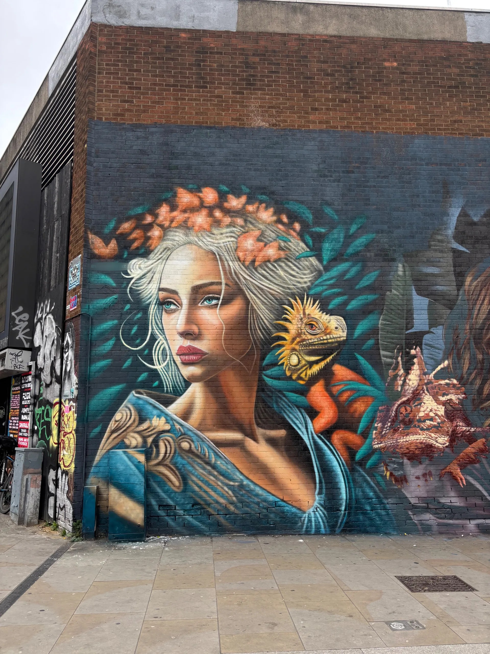 Woman portrait & reptile