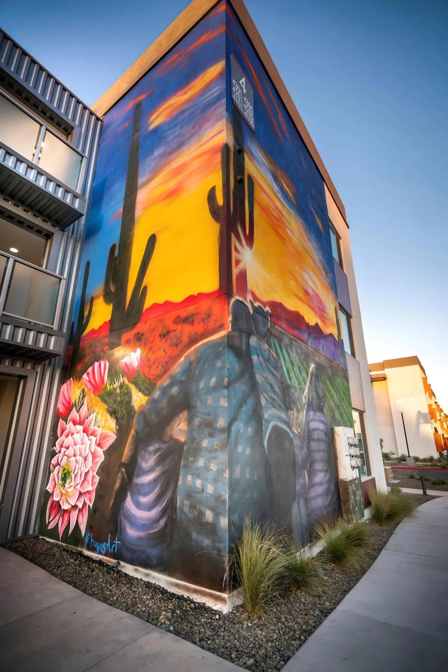 Soluna Apt. - west wall