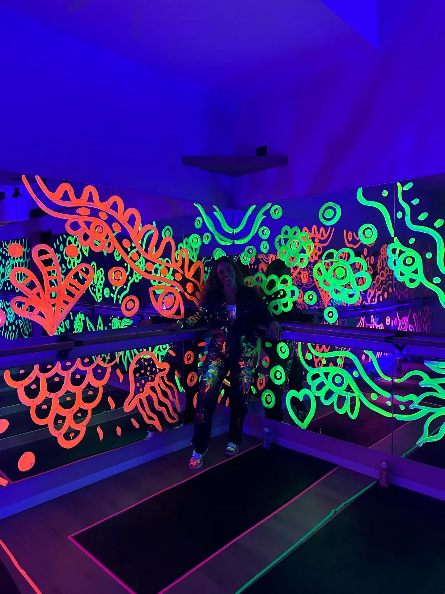 Mural sobre espejos