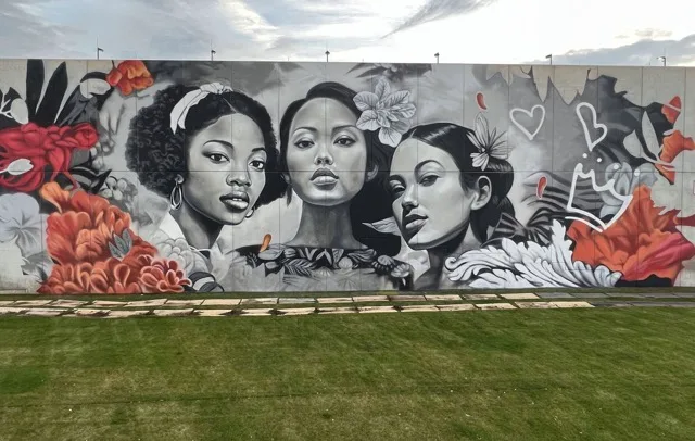 THREE GRACES