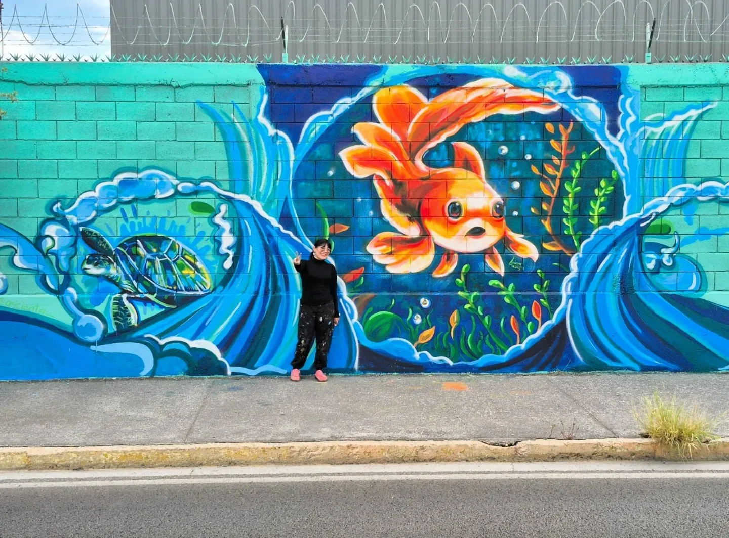 Mural hecho con aerosol y pintura vinílica