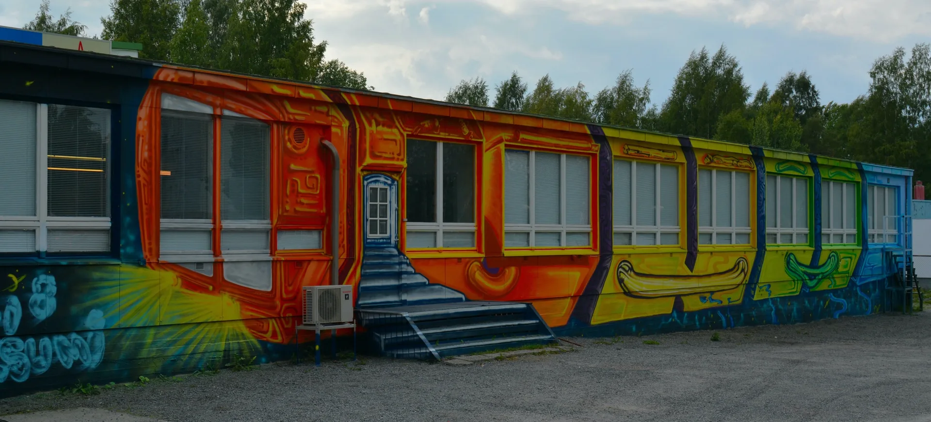 UNI Train