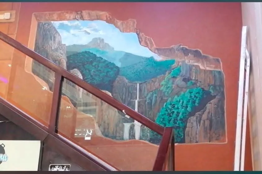 Crack on the wall