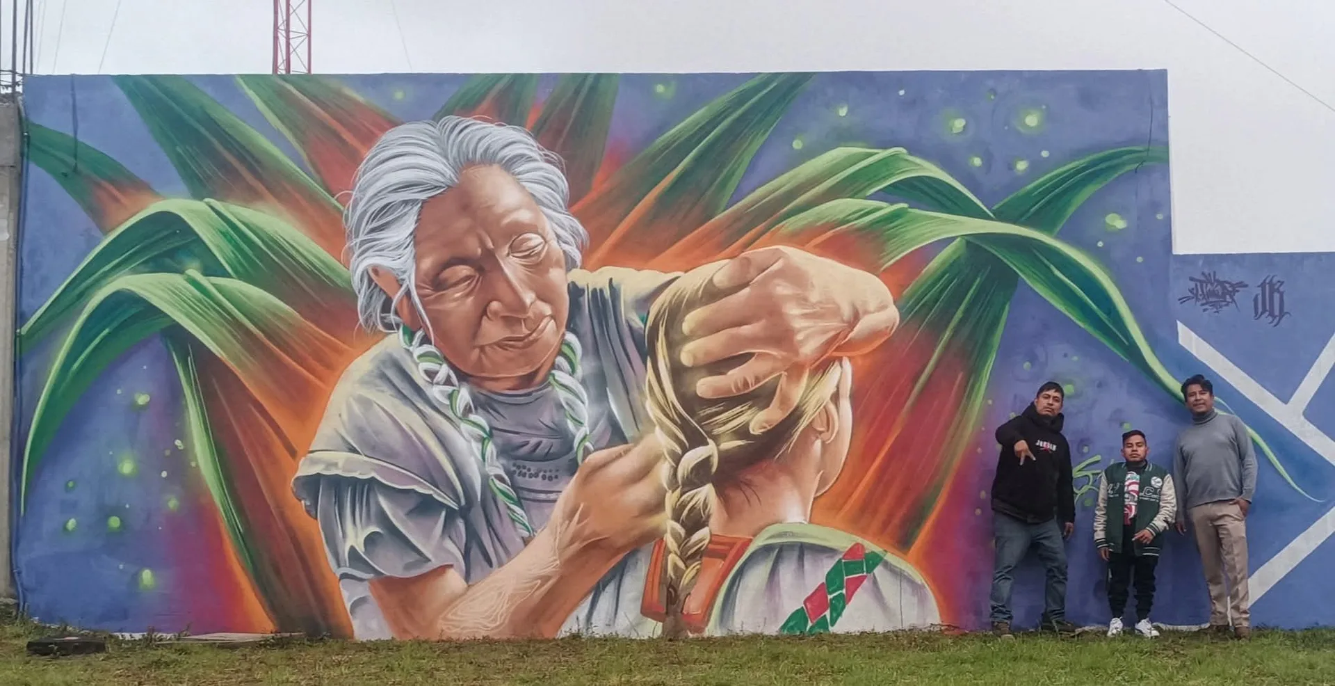 Abuela peinando a nieta