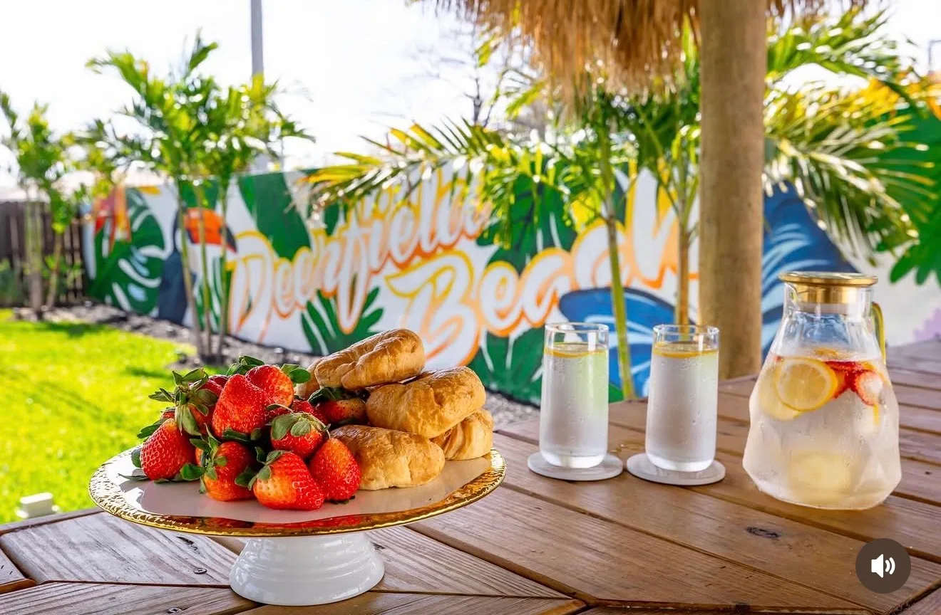Deerfield beach mural 