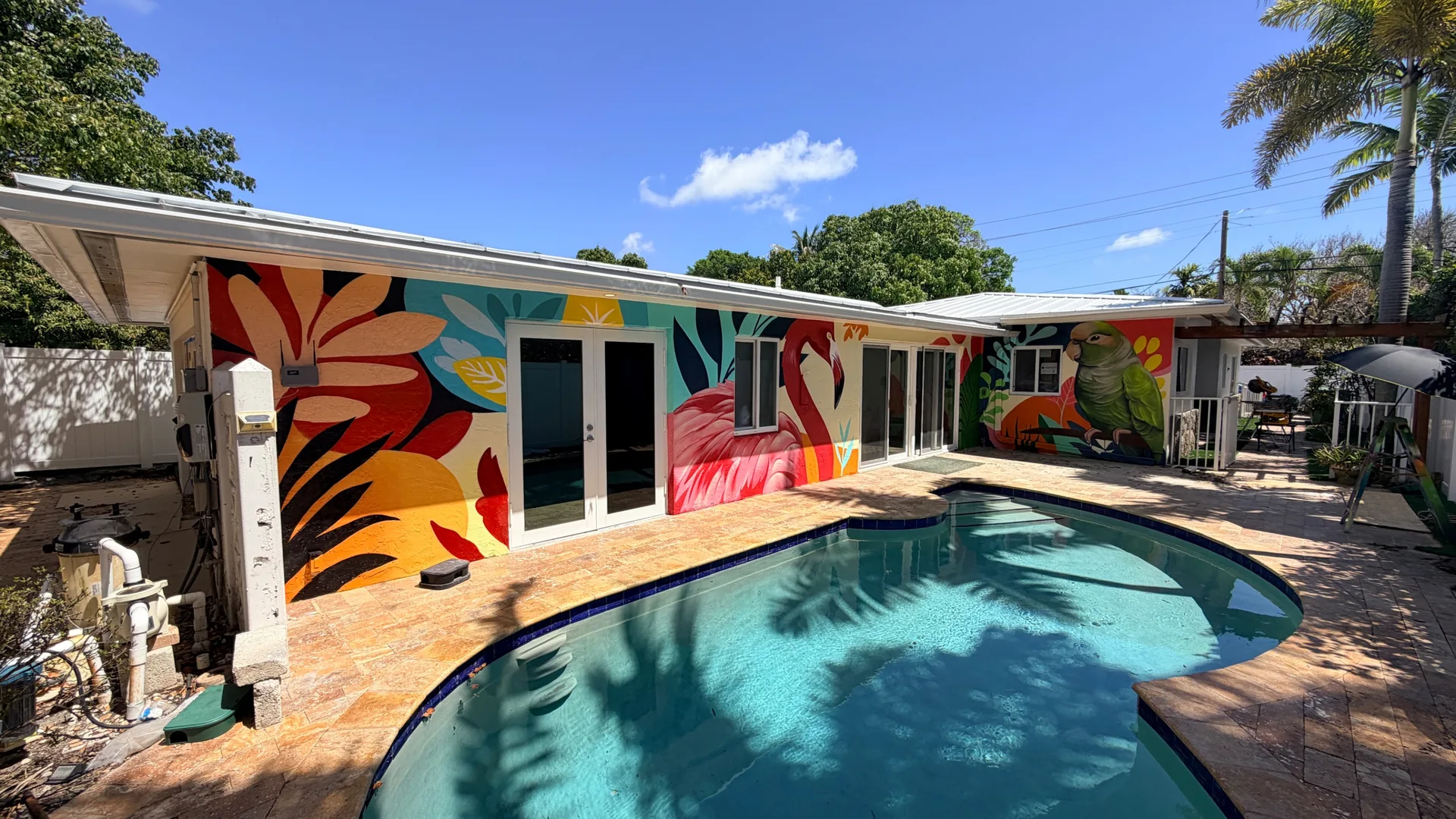 Outdoor tropical color 