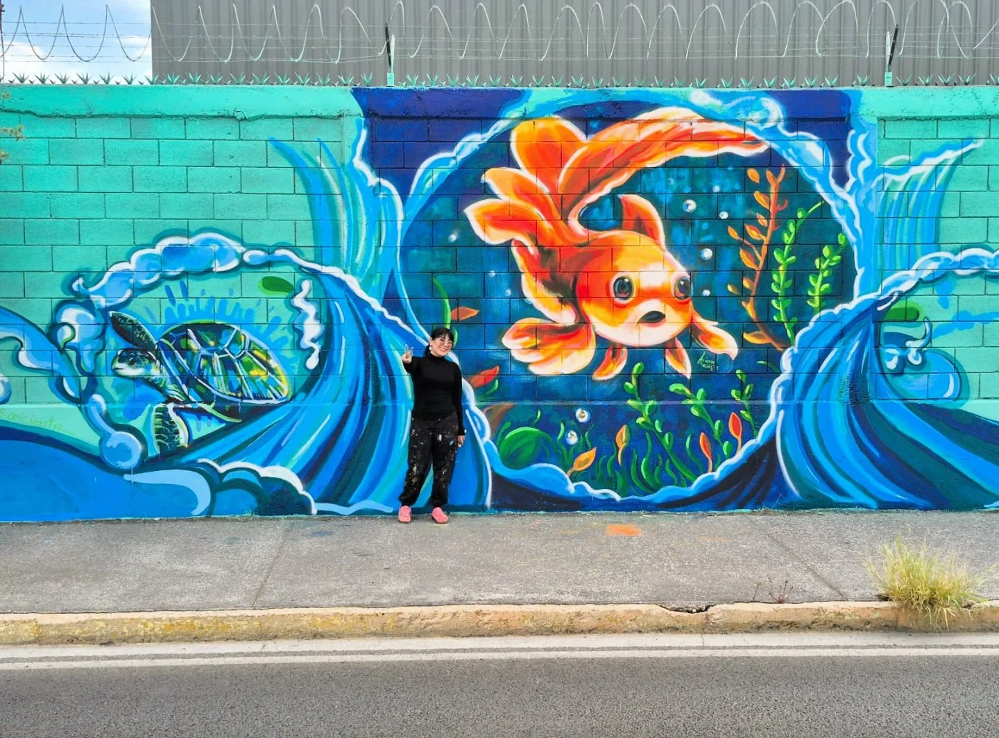 Mural hecho con aerosol y pintura vinílica